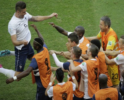 Giroud celebrates France first goal