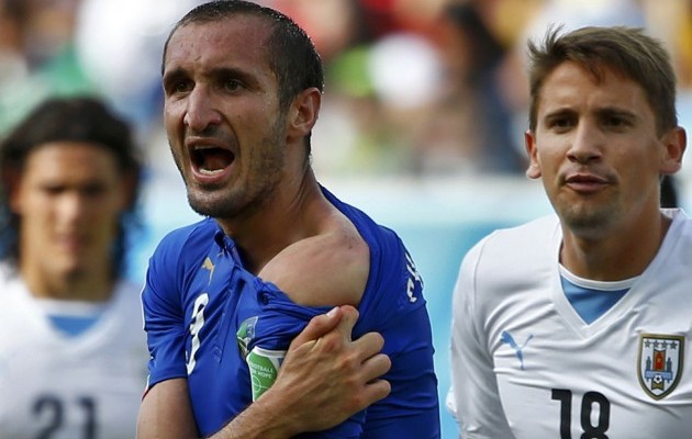 Luis Suarez Giorgio Chiellini