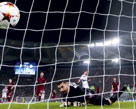 Bayern Munich v Roma
