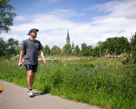 Juventus fan walks to Champions League final