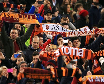 Roma fans