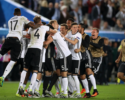 German 1 Italy 1 (Germany 6-5 on penalties)