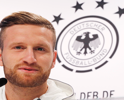 Shkodran Mustafi Liverpool Arsenal