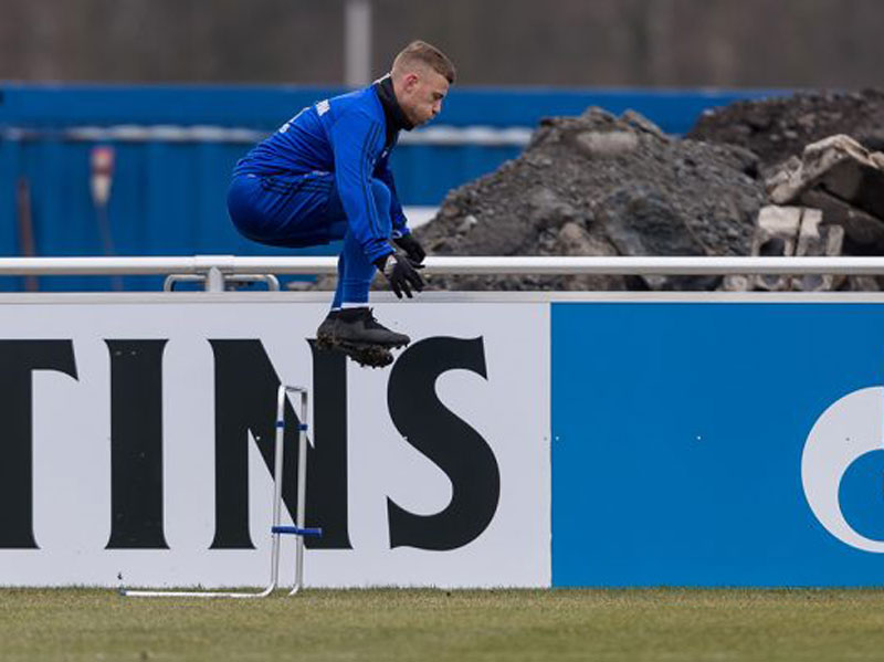 Max Meyer Out In The Cold at Schalke