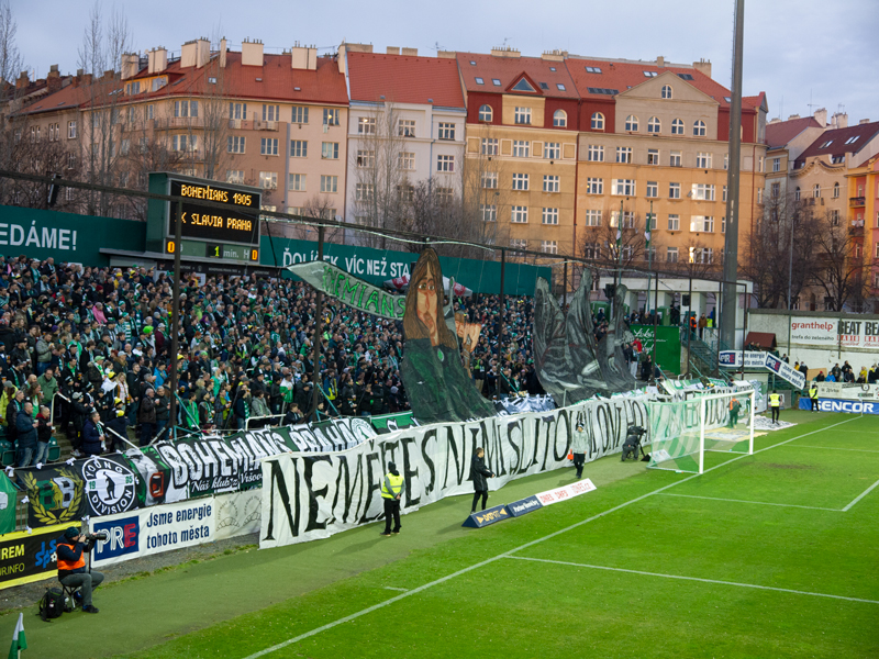 Equipe de Slavia Praga imagem de stock editorial. Imagem de campo - 12556149